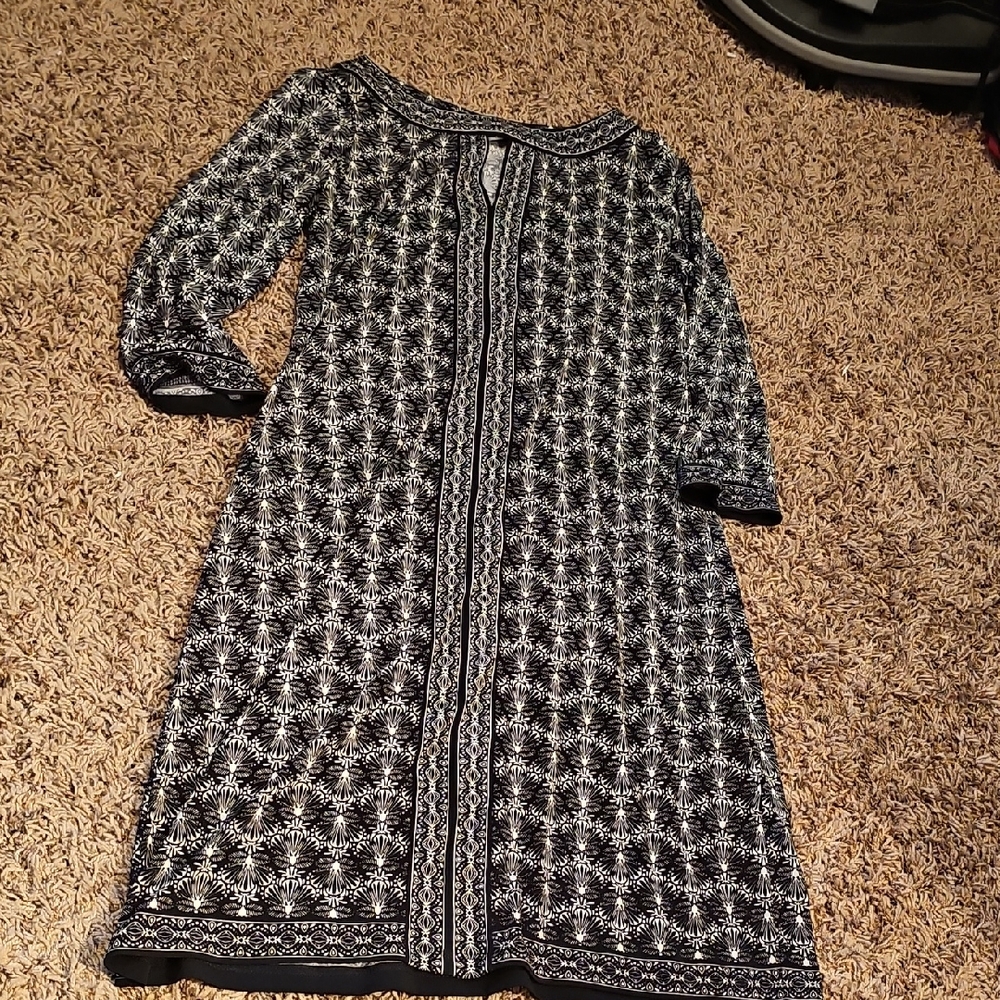 Chic Black and White Long Sleeve Dress